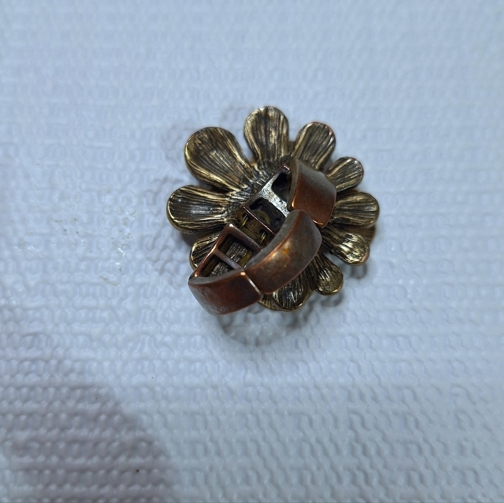 Costume Jewelry Wemones Faux Stone Flower Stretch Brass Ring - Picture 4 of 7